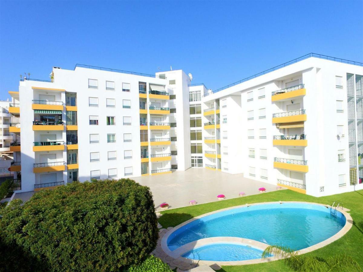 Quiet Apartment Overlooking The Swimming Pool Armacao de Pera Exterior photo