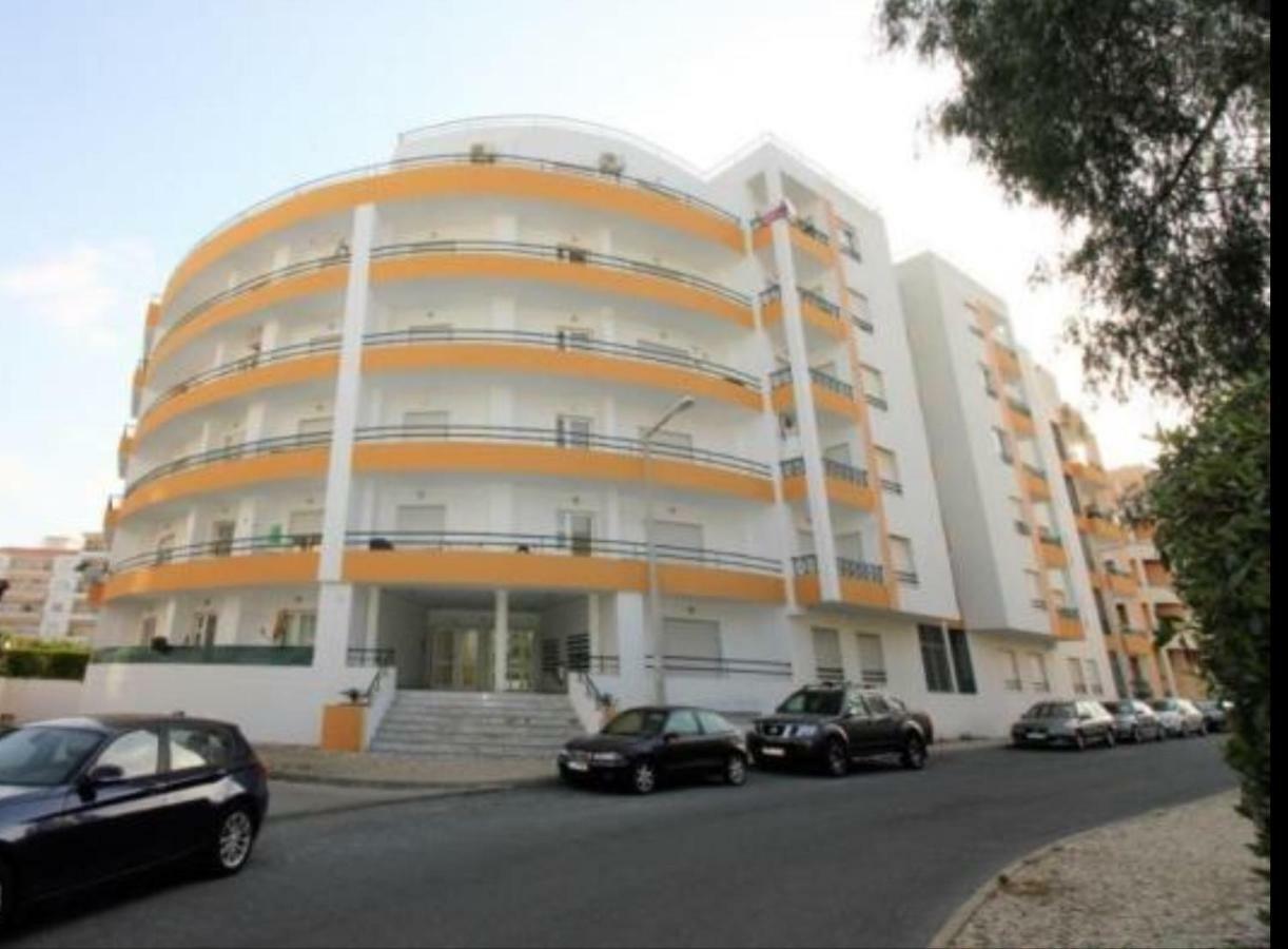 Quiet Apartment Overlooking The Swimming Pool Armacao de Pera Exterior photo